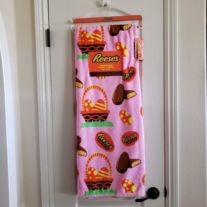 Reese's Pink Easter Themed Oversized Plush 50x70 Throw Blanket NWT